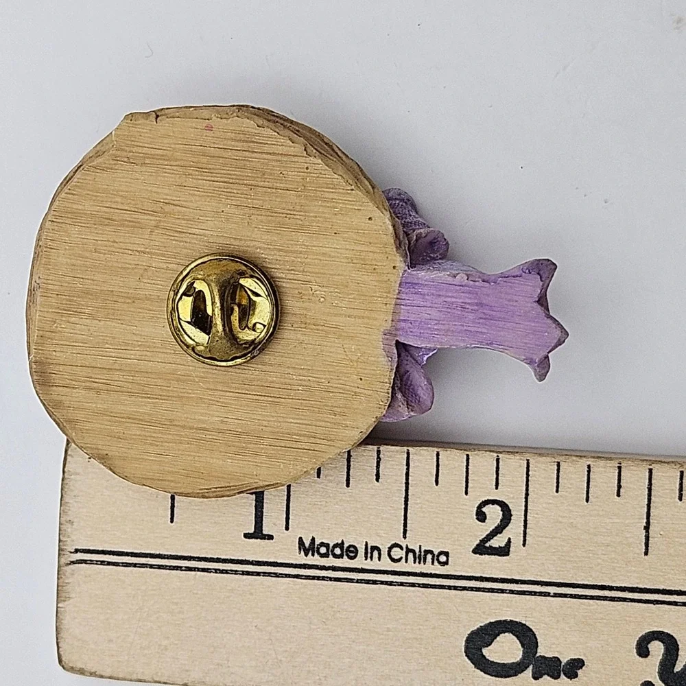 Vintage Style Resin Sun Hat Floral Lapel Pin Purple Bow Flower Garden Accessory